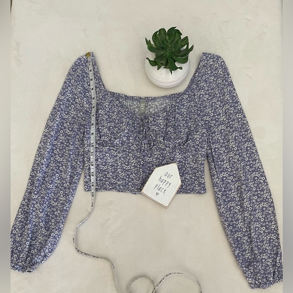 Woman’s Size S Sky and Sparrow Crop Top - Picture 7 of 8